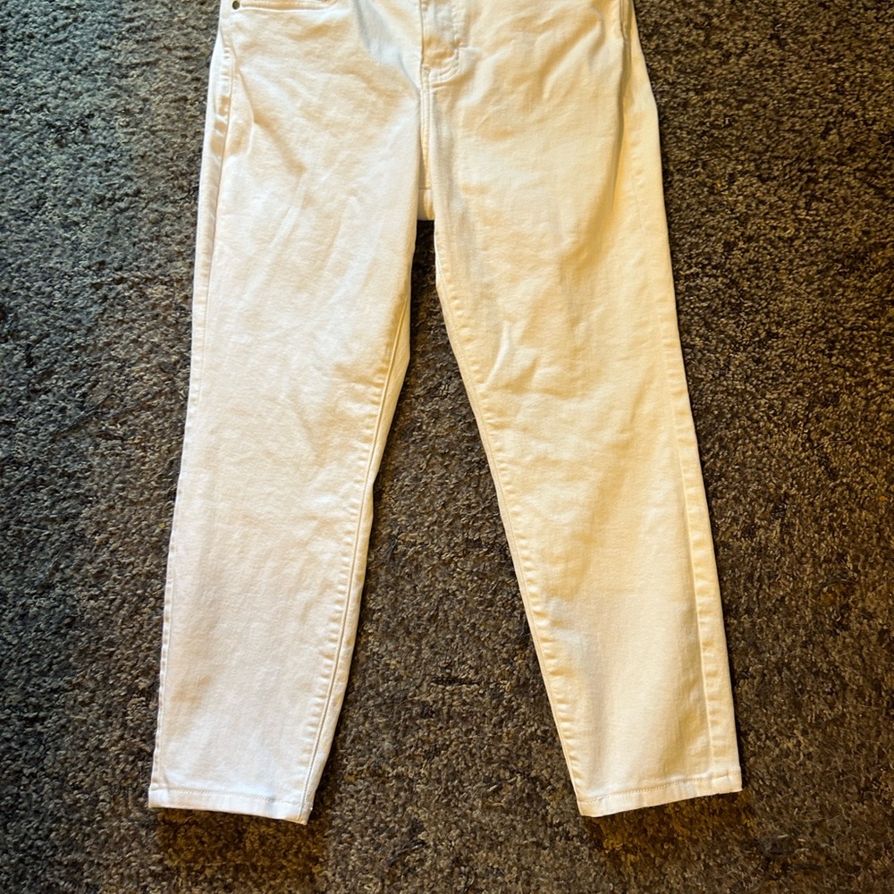 Brook Shields new white jeans never worn